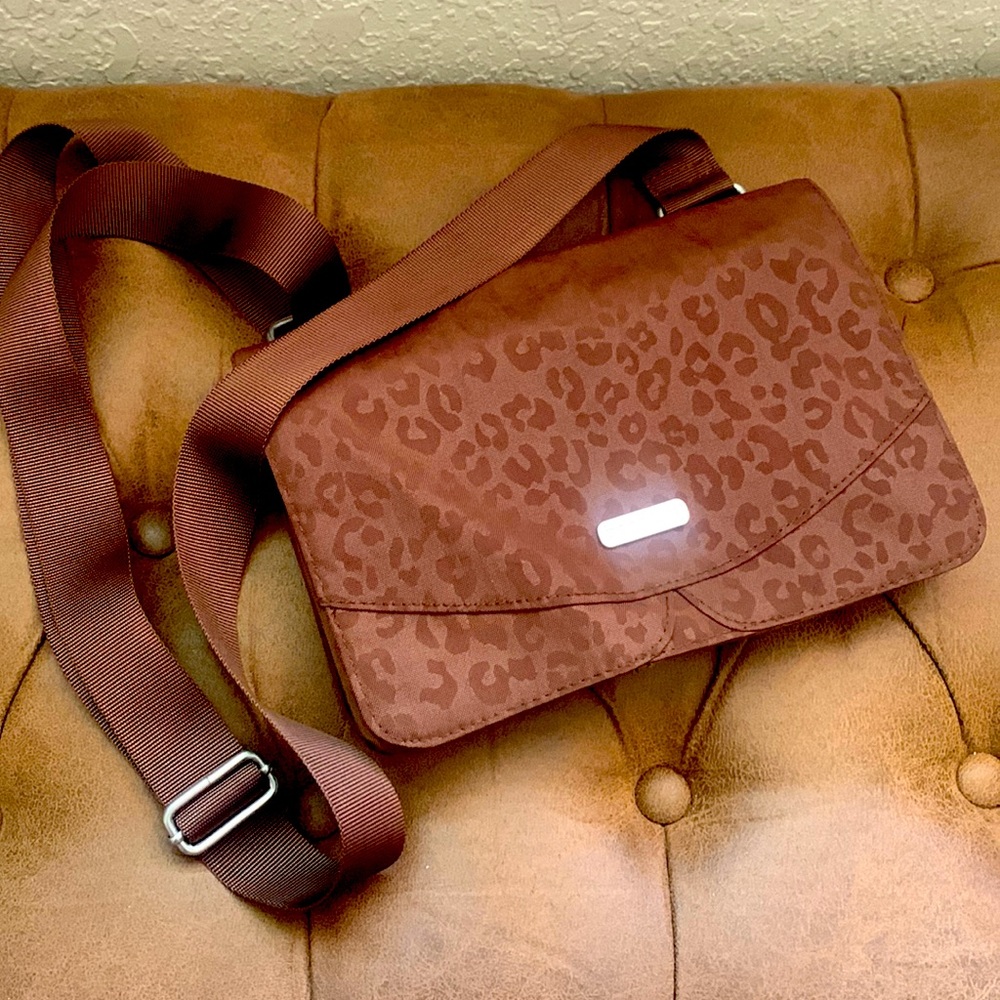 Baggallini travel bag